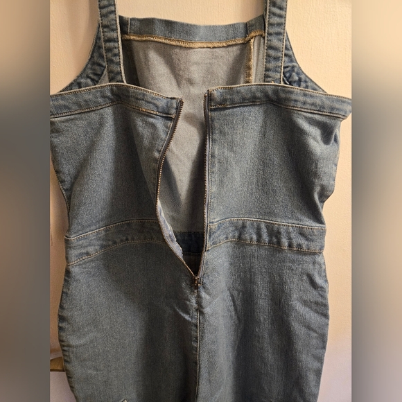 Tinseltown Belted Denim Jumpsuit with Zip and Pockets Square Neck Sleeveless XXL - Picture 10 of 15